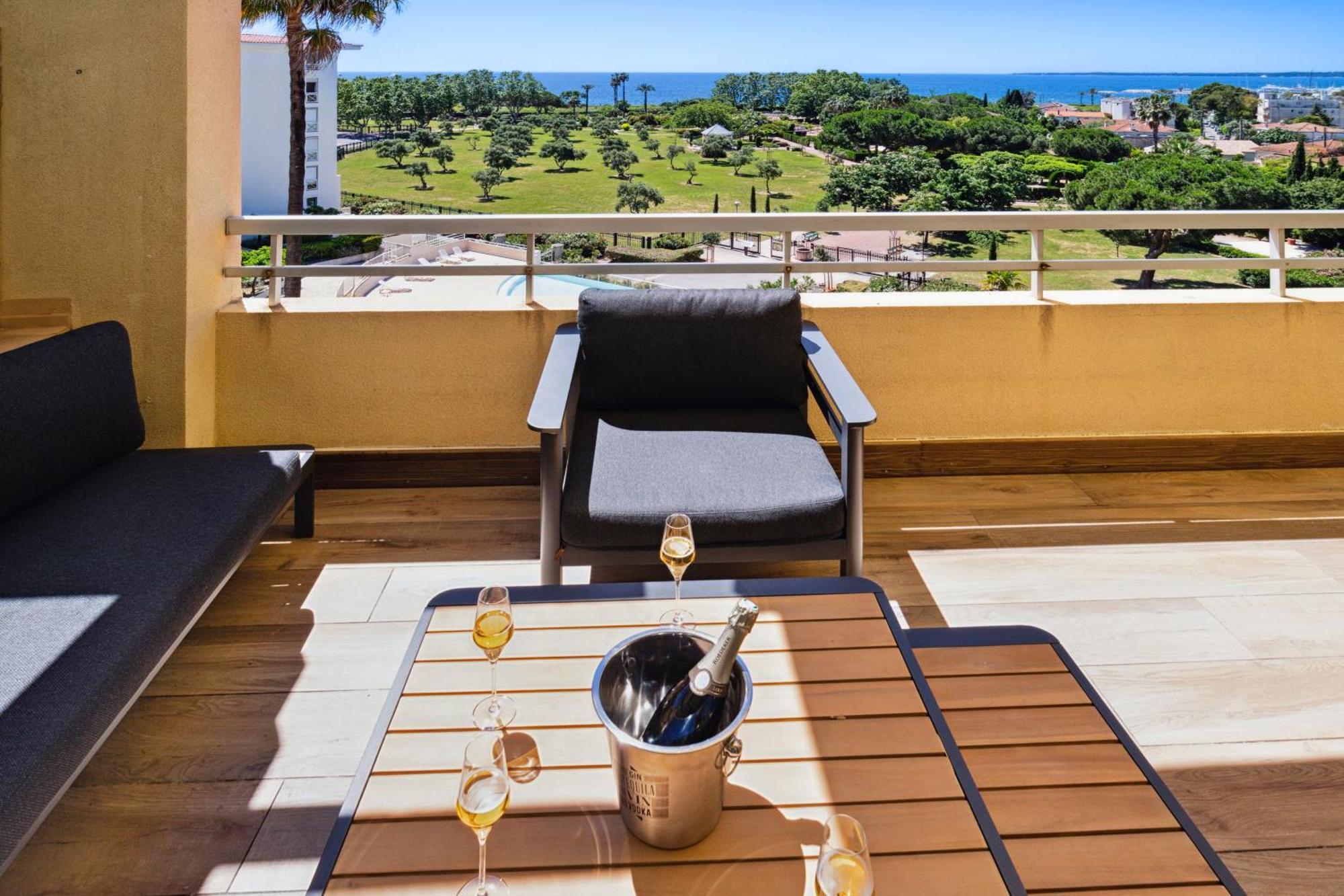 Duplex Villa Les Pins 89M2 Et Terrasse 30M2 アンティーブ エクステリア 写真